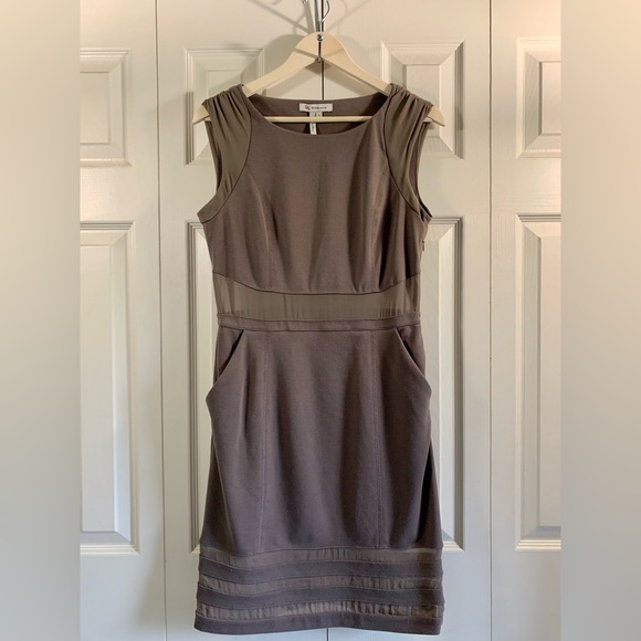 🥂👜 BCBG Beige Sheath Dress w Mesh Detailing ✨ - Picture 7 of 7